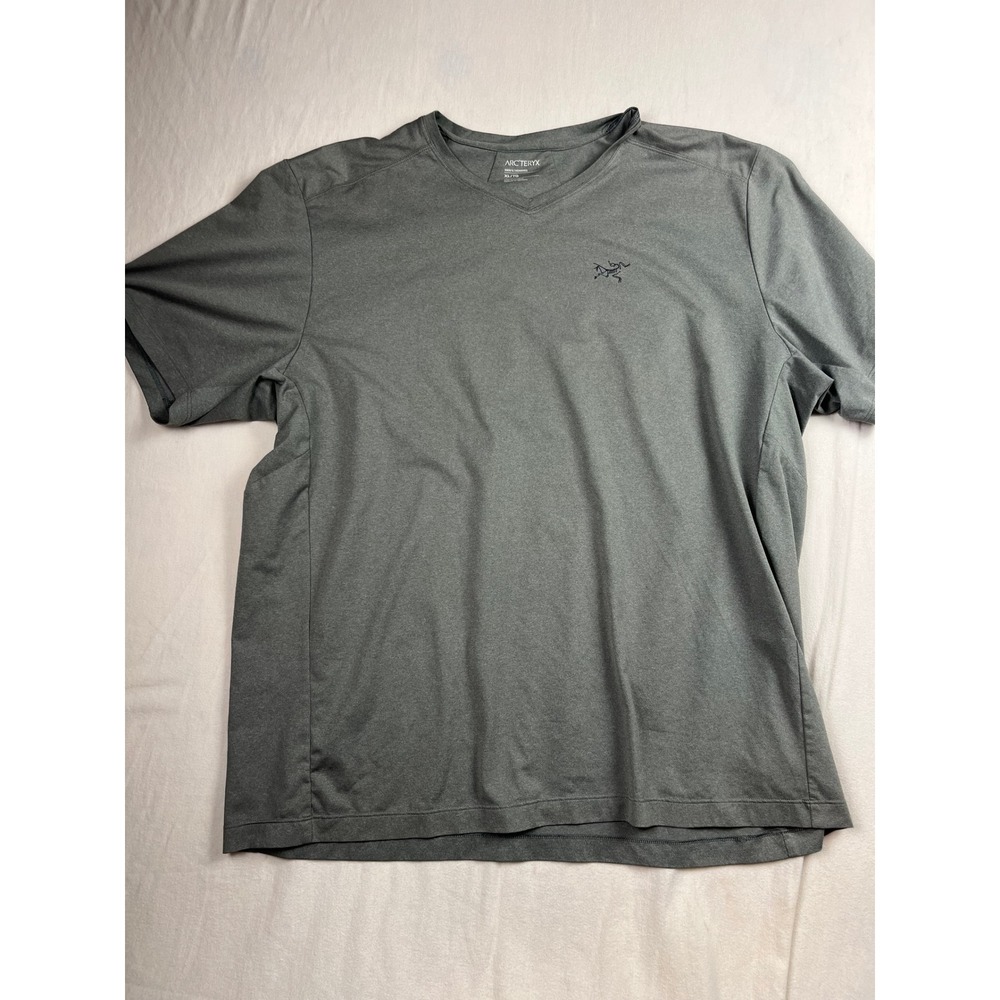 Arcteryx Mens XL Grey V-Neck Short Sleeve Performance T-Shirt 304660